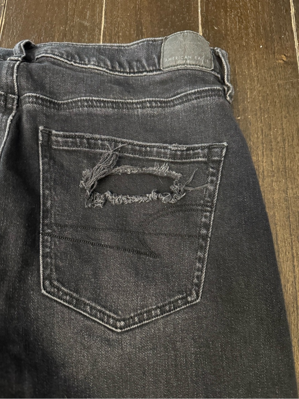 American Eagle Outfitters Strigid Womens Black Distressed Straight Jeans Size 10 - Picture 7 of 8